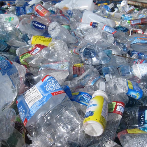 Thu Mua Nhựa Phế Liệu TPHCM - Chai PET, HDPE, PP, Nhựa Cứng Mềm