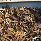 Sắt vụn phế liệu thu mua cân điện tử minh bạch